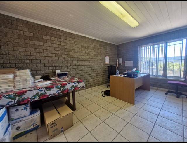 652M² WAREHOUSE TO LET IN OKAVANGO PARK